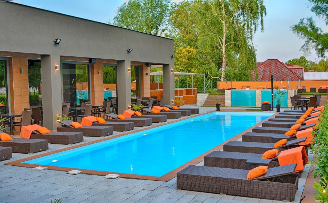 Player'S Pool&Rooms Vonyarcvashegy Eksteriør bilde